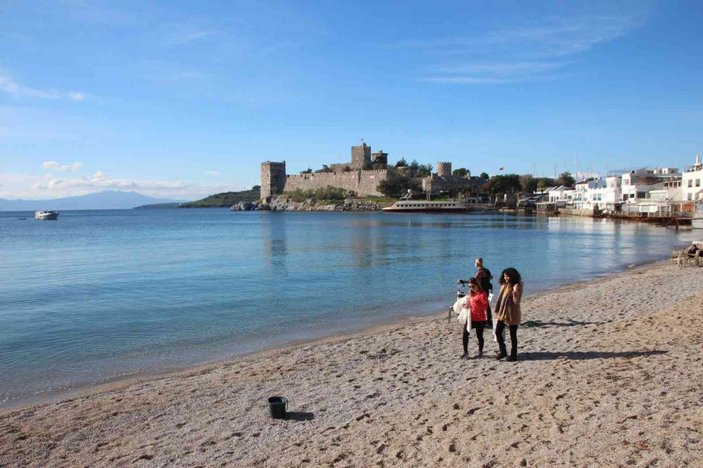 Bodrum’da güneşi gören sahile koştu -4