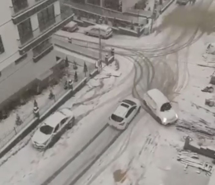 Ankara'da kar kazaları kamerada -1