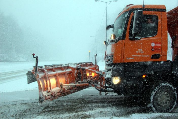 Bolu Dağı'nda kar yağışı ve sis -4