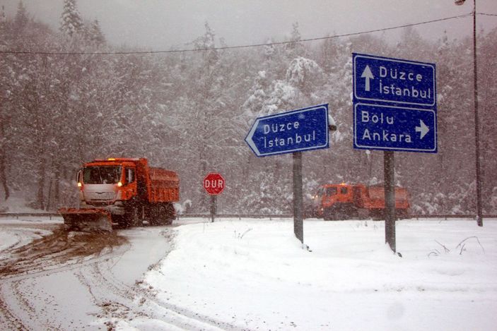 Bolu Dağı'nda kar yağışı ve sis -7