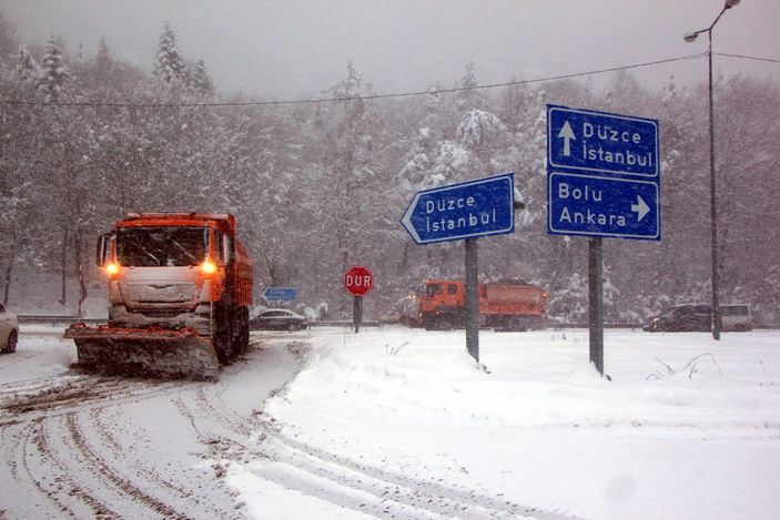 Bolu Dağı'nda kar yağışı ve sis -8