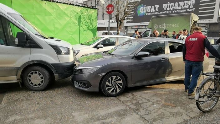 Rahatsızlanan sürücü kaza yaptı, kalp masajıyla hayata döndürüldü -5