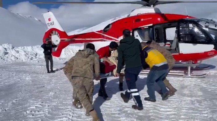 Doğum sancıları tutan Süheyla, ambulans helikopterle hastaneye ulaştırıldı -1