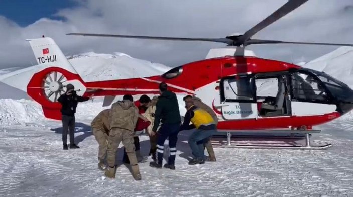 Doğum sancıları tutan Süheyla, ambulans helikopterle hastaneye ulaştırıldı -2