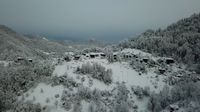 Rize'de 283 köy yolu, kardan kapandı -1