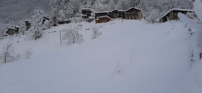 Rize'de 283 köy yolu, kardan kapandı -8
