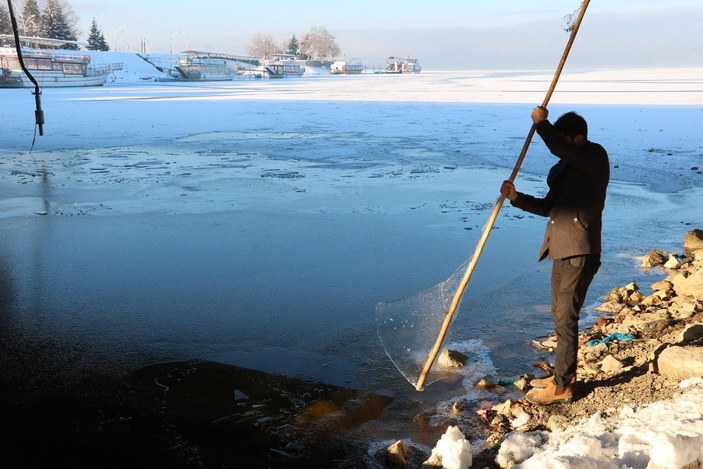Sıcaklık düştü, Beyşehir Gölü dondu  -3