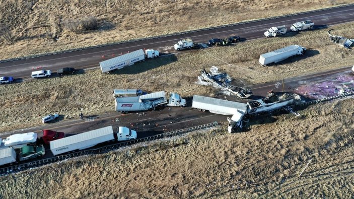 ABD’de buz tutan yolda zincirleme kaza: 40 araç birbirine girdi -2