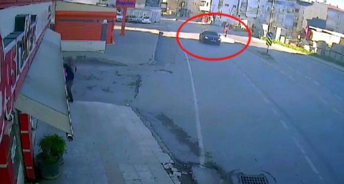 Alkollü sürücü polisten kaçarken iş yerine daldı -5