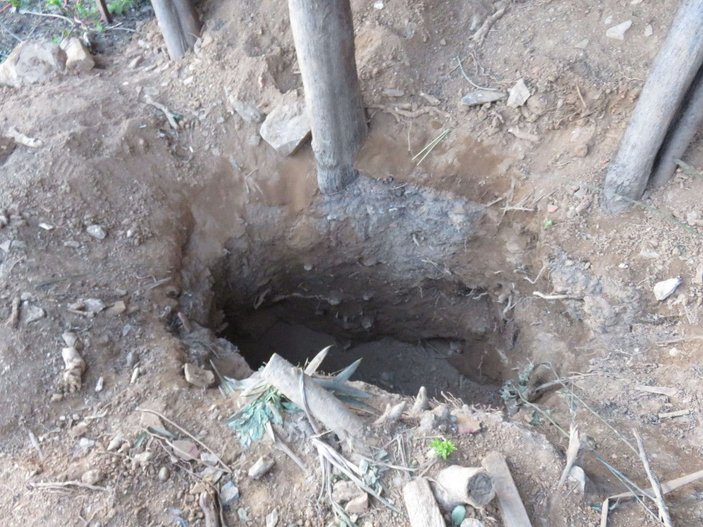 Beykoz'da tarihi mezarlıkta kaçak kazı iddiası -1