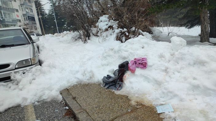 d Telefonda tartıştığı 2 kişiyi, buluştukları parkta bıçakladı -4