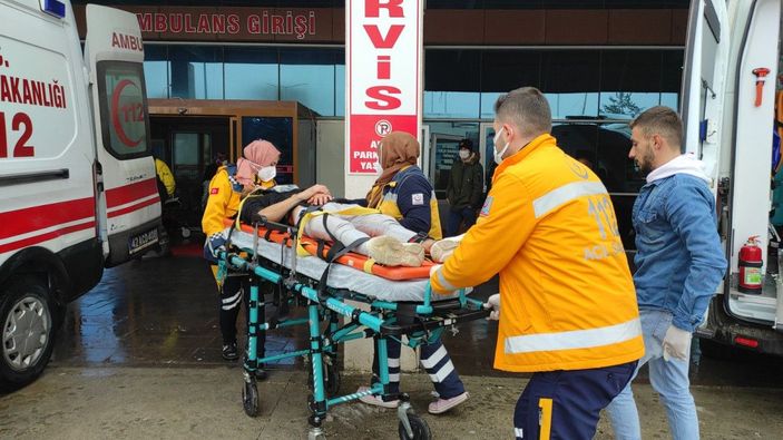 Telefonda tartıştığı 2 kişiyi, buluştukları parkta bıçakladı -1