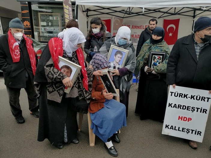 Muş’ta ailelerin dondurucu soğukta evlat nöbeti -6