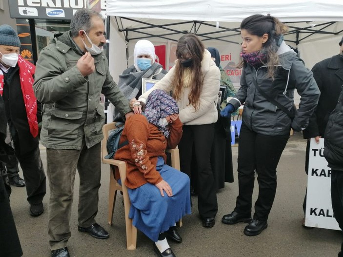 Muş’ta ailelerin dondurucu soğukta evlat nöbeti -7