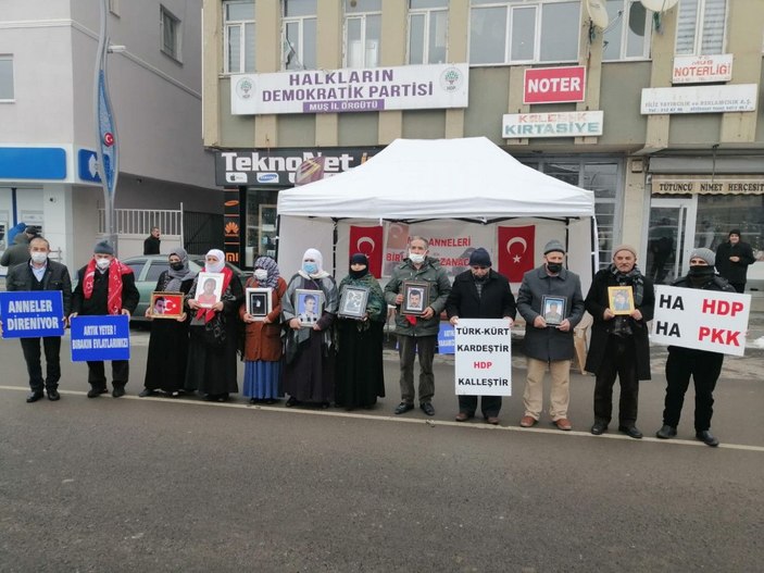 Muş’ta ailelerin dondurucu soğukta evlat nöbeti -2