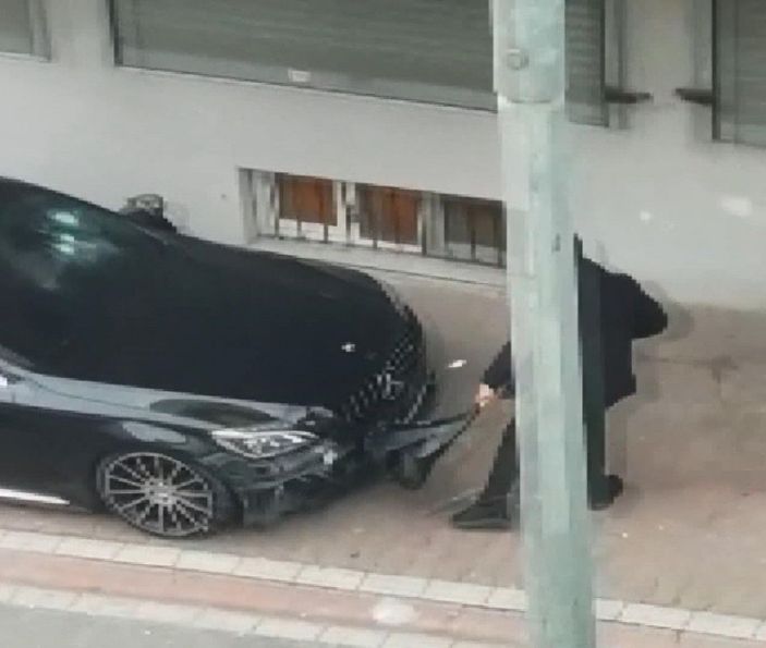 d Esenyurt'ta öfkeli koca dehşeti: Cipiyle eşinin aracına çarptı -2