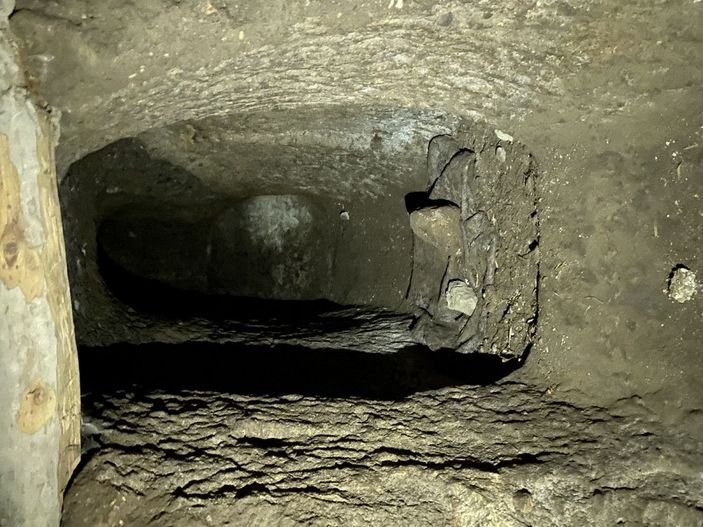 Kaçak kazı yapılan Niğde Kalesi'nde çöken bölge ziyarete kapatıldı -4