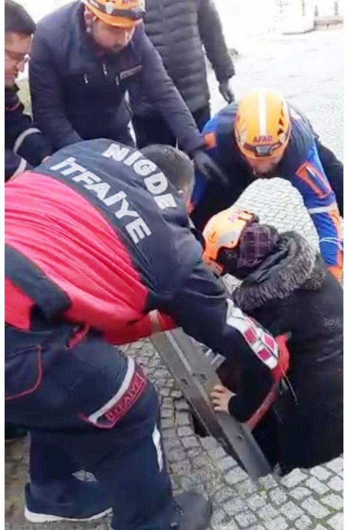 Kaçak kazı yapılan Niğde Kalesi'nde çöken bölge ziyarete kapatıldı -5