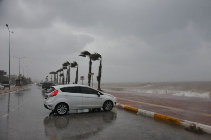 'Kırmızı kod' alarmı verilen Antalya teyakkuzda (6) -2