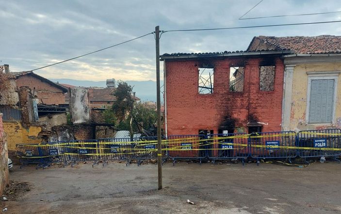 Yangında ölen 3 kardeşin kimlik tespiti için DNA testi yapıldı -2