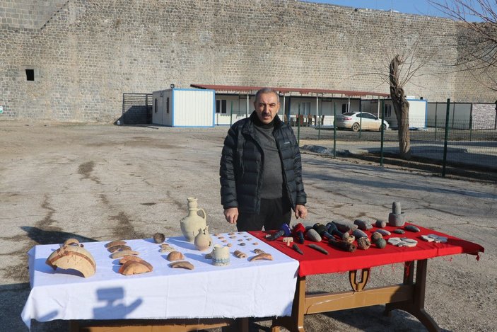 9 bin yıllık höyükteki kazı çalışmalarında 900'ün üzerinde eser tespit edildi -9