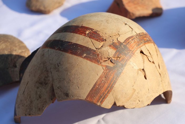 9 bin yıllık höyükteki kazı çalışmalarında 900'ün üzerinde eser tespit edildi -5
