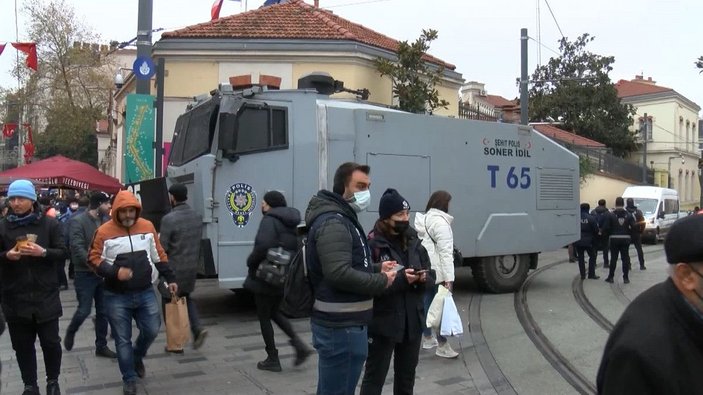Taksim'de yeni yıla saatler kala polis tek tek aradı -8