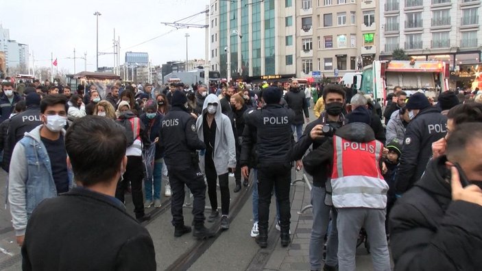 Taksim'de yeni yıla saatler kala polis tek tek aradı -3