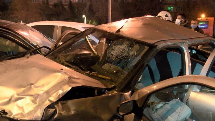 D-100 Karayolu'nda 10'dan fazla araç birbirine girdi