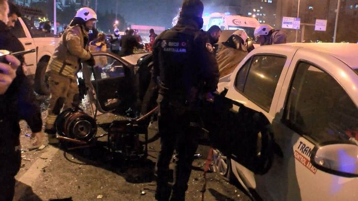 D-100 Karayolu'nda 10'dan fazla araç birbirine girdi