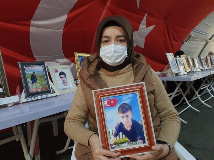 Kardeşi için nöbet tutan abla: PKK hasta kardeşime el koydu -2