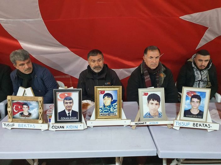 Kardeşi için nöbet tutan abla: PKK hasta kardeşime el koydu -3