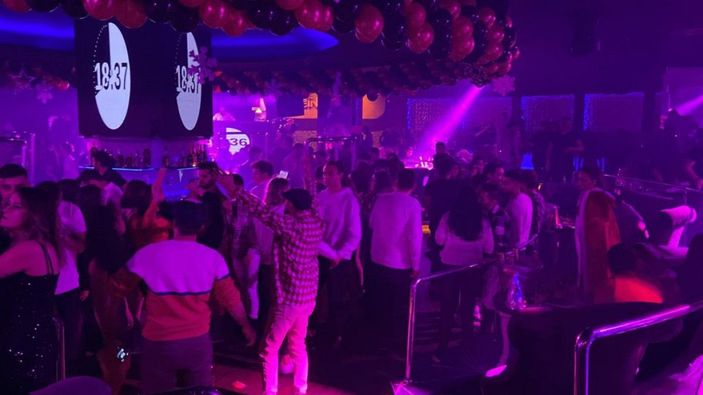 Konya'da iki farklı yılbaşı etkinliği: Bir yanda yeni yıl, diğer yanda Mekke'nin fethi kutlandı