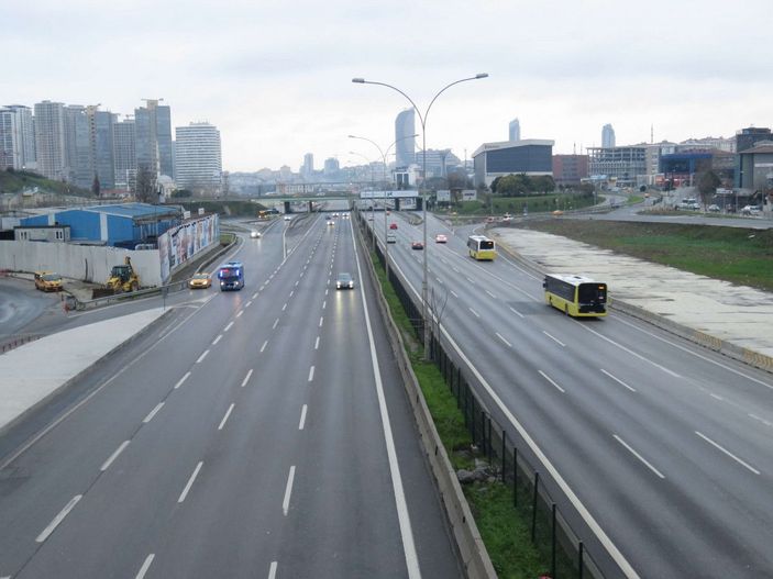 Yılın ilk günü İstanbul'da yollar boş kaldı -5