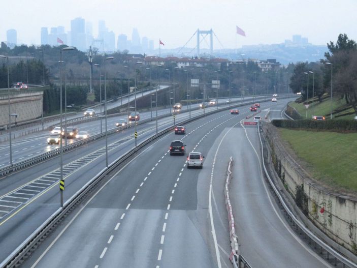 d Yılın ilk günü İstanbul'da yollar boş kaldı -9