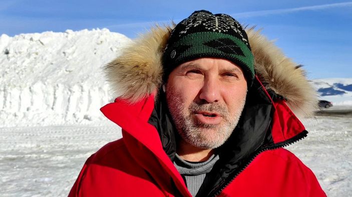 d 200 kamyon karla donarak şehit olan askerlerin heykelini yapacaklar -6