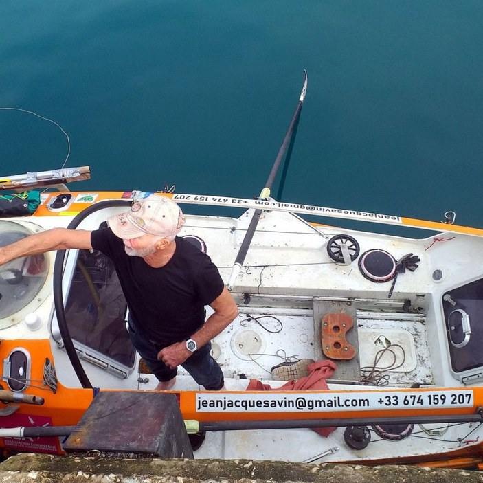 74 yaşındaki Fransız, Atlantik Okyanusu’nu kürek çekerek geçmek için yola çıktı -4
