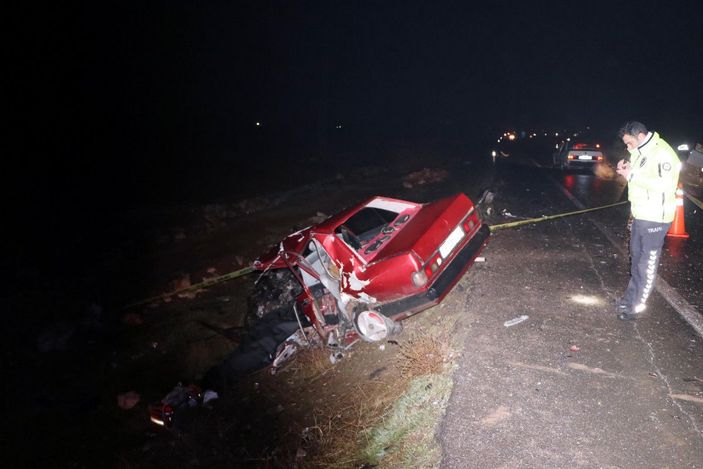 Şanlıurfa’da iki araç çarpıştı: 1 ölü 4 yaralı
