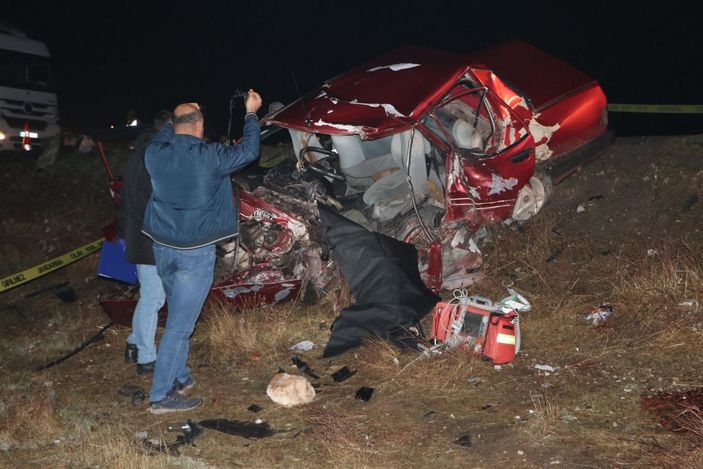 Şanlıurfa’da iki araç çarpıştı: 1 ölü 4 yaralı