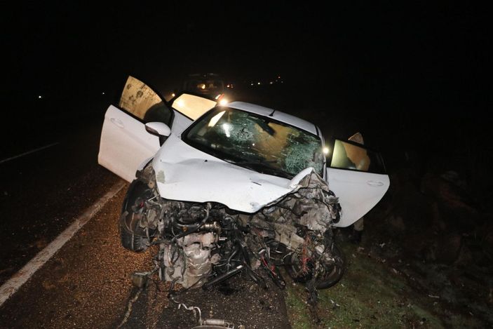 Şanlıurfa’da iki araç çarpıştı: 1 ölü 4 yaralı