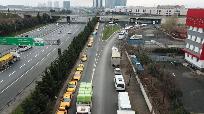 Taksimetre güncelleme kuyruğu havadan fotoğraflandı -5