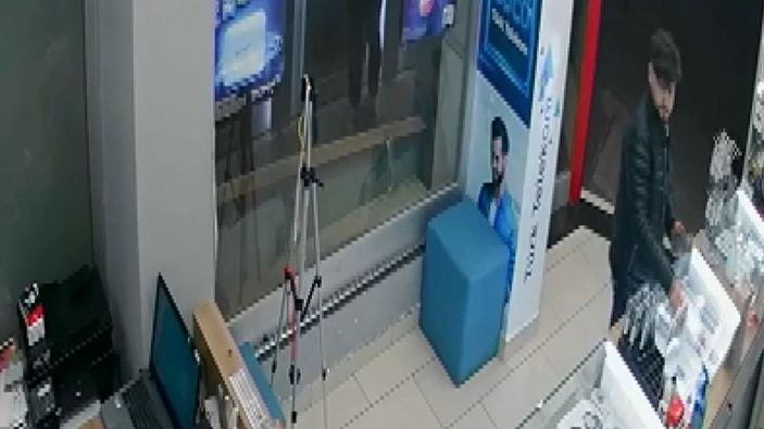 Bahçelievler'de cep telefonu hırsızlığı kamerada -2