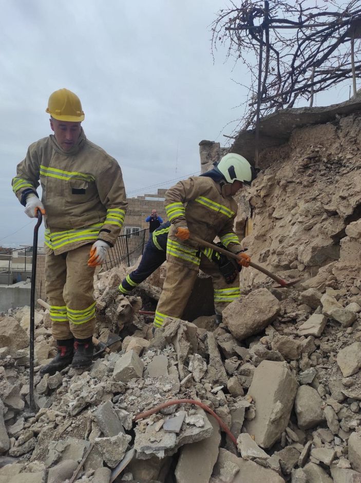 Mardin'de tek katlı tarihi yapı çöktü -1