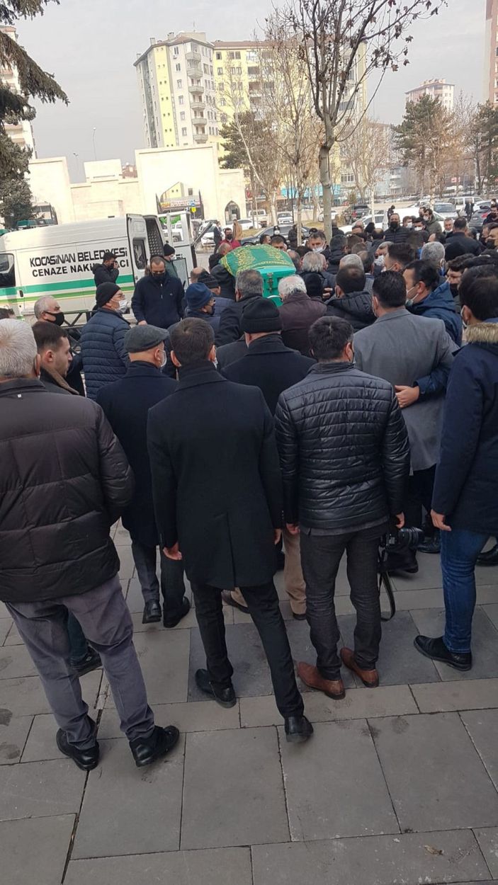 'Miras' tartışmasında öldürülen dayı ve 2 yeğeni toprağa verildi -2