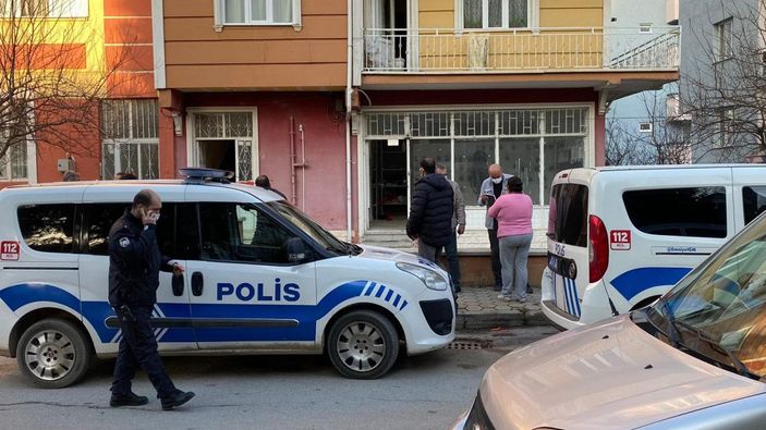 Tartıştığı eşini sırtından 2 kez bıçakladı -3