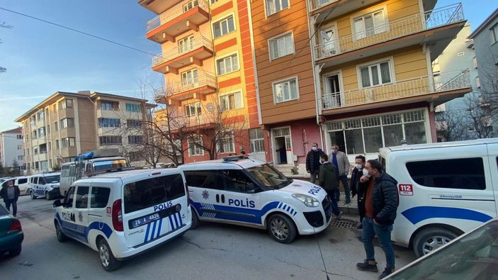 Tartıştığı eşini sırtından 2 kez bıçakladı -5