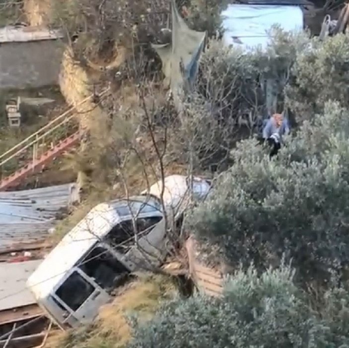Alkollü sürücü kamyonetiyle 50 metreden site bahçesine uçtu -2