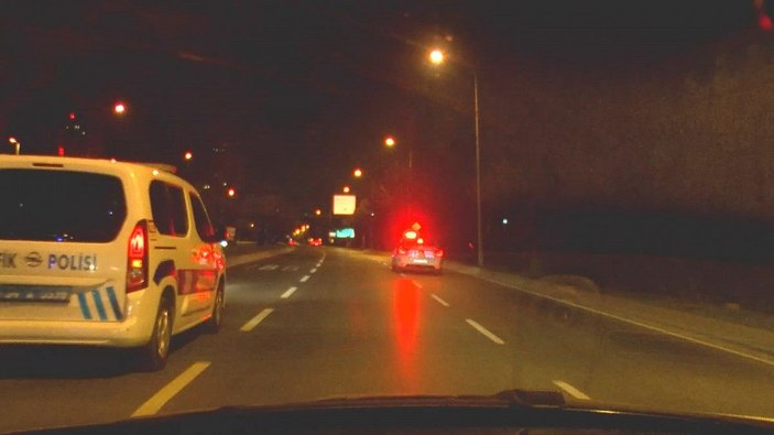 Fatih'te 'dur' ihtarına uymayan alkollü sürücü, polislerin üzerine sürdü: 4 gözaltı