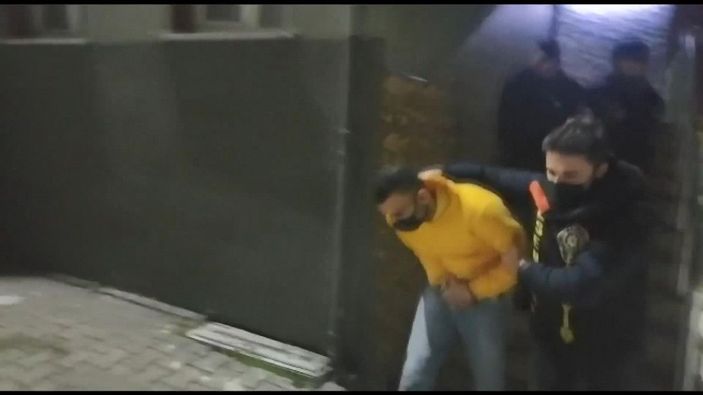 Esenyurt'ta bilardo salonunu savaş alanına çeviren 2 şüpheli tutuklandı -4