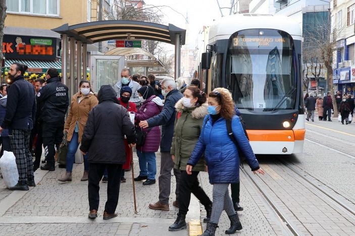 Eskişehir en çok vaka artışı görülen 3 ilden biri oldu, test kuyrukları uzadı -6